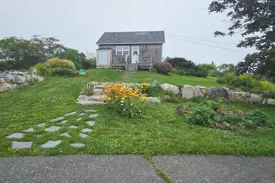Image de Cedar Cottage - confortable deux chambres, privé, vue sur l'océan - près de Halifax et de la plage
