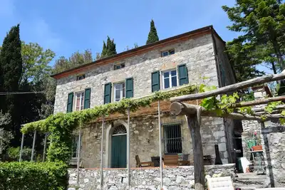 Image de Classique Maison Avec Jacuzzi (Lucca, Deccio di Brancoli)