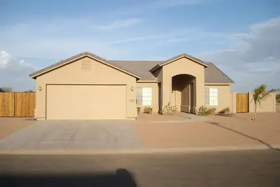 Image de Belle nouvelle maison de décoration du sud-ouest dans un quartier calme