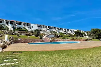 Image de Appartement avec piscine, jardins partagés et vue sur mer