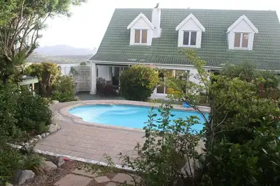 Image de Cottage Charmante Dans un cadre splendide avec sa propre piscine privée