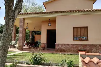 Image de Idéal pour familles et groupes, maison indépendante à 20 km de Sevill