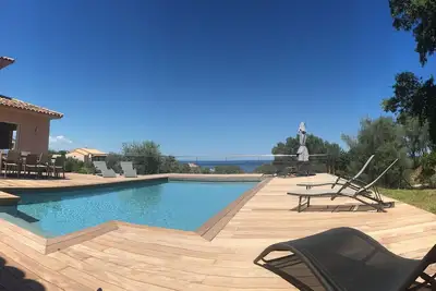 Image de Villa vue mer, spacieuse, calme, piscine privée chauffée rénovée en 2025