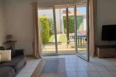 Image de Vacances idéales Spacieux T2 avec jardin garage et place de parking privée