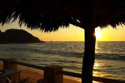 Image de Casa Mar Y Sol est confortable sécurisée avec piscine. Proche plage et restaurant