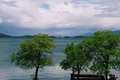 Image de Condo joliment rénové donnant sur la baie de Polson et le lac Flathead