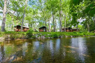 Image de Creekside Cottage (# 2) avec luxe à l'intérieur / nature à l'extérieur