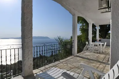 Image de Villa Erika- Piscine panoramique-Accés à la mer-Vue privilégiée sur la mer Egée.