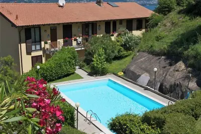Image de Appartement de 2½ pièces meublé avec goût dans une petite résidence avec piscine