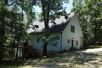 Image de Avery Acres - Lakefront 4 chambres plus Loft et 3 bains, accès facile au lac!