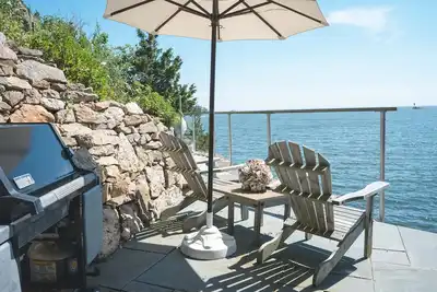 Image de Magnifique chalet au bord de l'eau à Branford, Ct