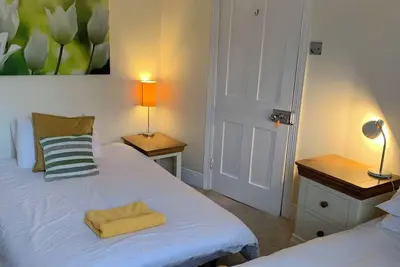 Image de Charmant luxe de bain et petit déjeuner 3