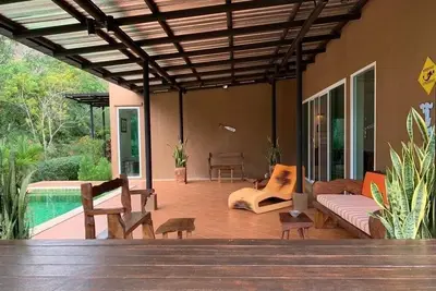 Image de Belle, spacieuse et confortable résidence dans une villa avec piscine