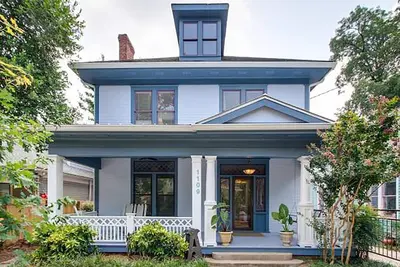 Image de Maison récemment rénovée dans Little 5 Points, à distance de marche de tout Atl