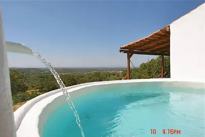 Image de Marvao Eco-Villa avec piscine privée et une vue panoramique imprenable