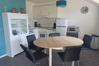 Image de Proche mer, T3 65m², 2ch, 2sdb, piscine couverte et chauffée