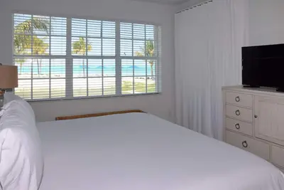 Image de Nouveauté 2019 - À quelques pas de la piscine et de la plage - 7e nuit Gratuite!