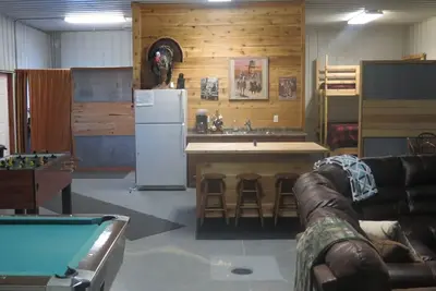 Image de Bunkhouse récemment rénové avec toutes les commodités dont on pourrait avoir besoin