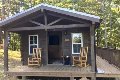 Image de Cabane en rondins de style amish avec vue sur le ravin privé