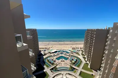 Image de Vues panoramiques sur l'océan! Décor moderne, dernier étage, 3 chambres 3 salles de bain Las Palomas phase 2