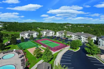 Image de Golf, randonnée, canotage, shopping, théâtre, musique, équitation et Plus!