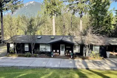 Image de Rivers Edge ~ Riverfront, Superficie et Vues