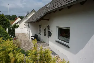 Image de Comme neuf Efh pour 6 pers. avec garage à proximité de Sorpesee