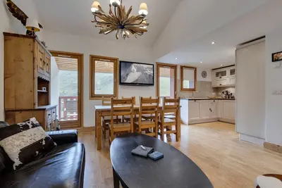 Image de Duplex élégant 3 chambres, skis aux pieds, sauna, parking privé