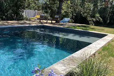 Image de Ancienne PROPRIÉTÉ \"Bugiste\" Avec Piscine PRIVÉE Et Zip.