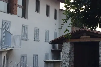 Image de Horse Shoe House, maison de 3 étages magnifiquement rénovée.