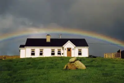 Image de Malin, Inishowen, un chalet fantastique sur le chemin de l'Atlantique sauvage.