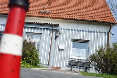 Image de Peu coûteux chalet spacieux sur la digue | enfants u. Animaux acceptés à partir de 49 €