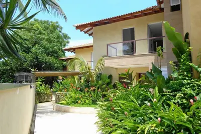 Image de Très bien situé - Nouveau - 4 suites, à 2 pâtés de maisons de la plage.