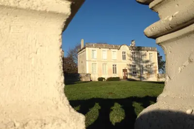 Image de Chateau appartement avec grande terrasse dans un parc géré avec piscine chauffée
