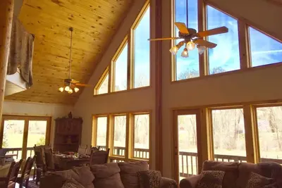 Image de Emplacement, emplacement. . . 24 Acres, près du centre-ville, Mtn, rivière, Best Value