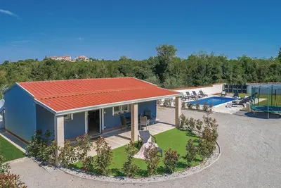 Image de Belle maison à Banjole avec cuisine