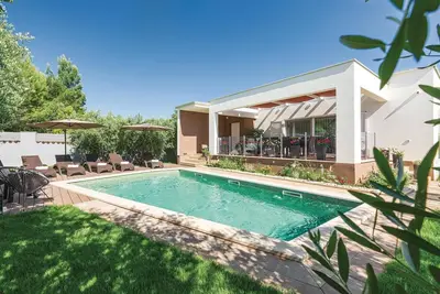 Image de Belle maison à Pomer avec WiFi