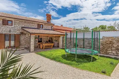 Image de Magnifique maison Ă Peruski avec WiFi