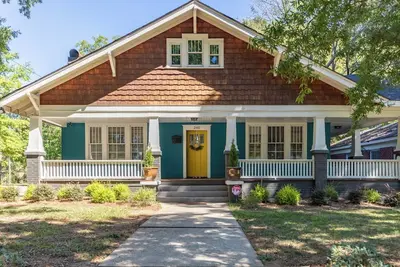 Image de Nc Music Factory - Rénovation d'un bungalow historique à quelques minutes du centre-ville