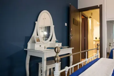 Image de Gold and Blue Luxurious Apartment
