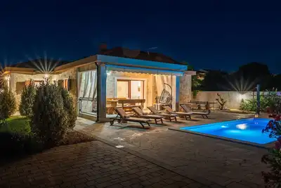 Image de Superbe maison à Vrsi avec sauna