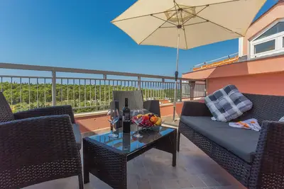 Image de Superbe appartement à Makarska avec.