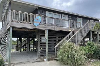 Image de Chillin '-3 Br, Ez Beach Access, Bright & Cheerful, Beaucoup de terrasses