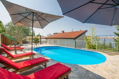 Image de Belle maison à Omisalj avec WiFi