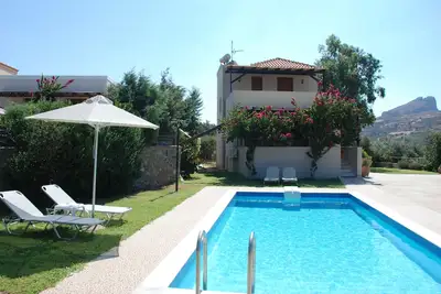 Image de Villa entièrement équipée avec piscine à Lefkogia, Crète sud, Grèce