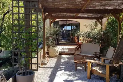 Image de Maison très agréable, vue mer et étang dans magnifique parc arboré.
