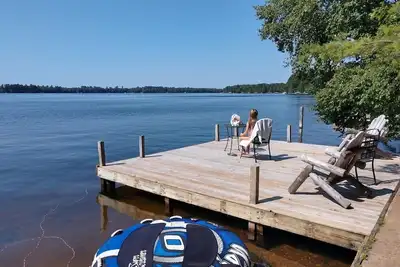 Image de Condo récemment rénové sur le lac Manitowish avec une vue imprenable sur le lac