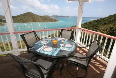 Image de Villa avec vue spectaculaire sur la baie de corail - à distance de marche du port et des commerces