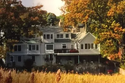 Image de Spacieuse maison à côté de Nature Preserve A côté de Long Island Sound