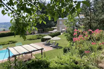 Image de Villa 300 mq avec piscine privée et parc jardin dans le centre de l'Italie pour vos vacances